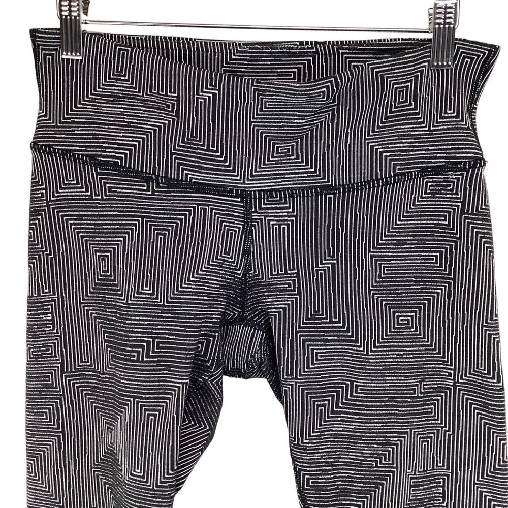 Lululemon Leggings Size 6 Wunder Under Crop Maze Jacquard Black & White Geometri - Picture 3 of 8